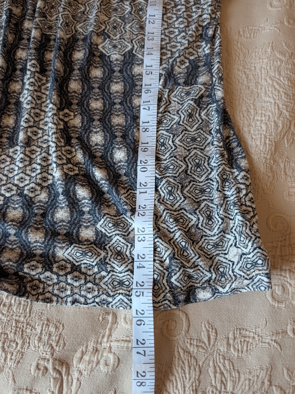 Liz Claiborne Navy and White Patterned Scoop-Neck Tunic - Picture 7 of 7